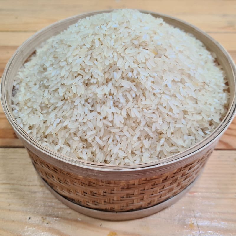 Puzhungal Arisi grain, close up